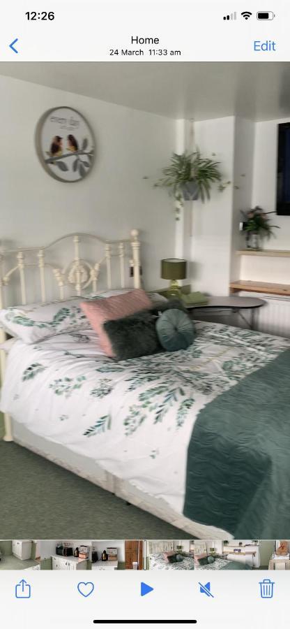 Barrs Court Beds Bed & Breakfast Warmley Dış mekan fotoğraf