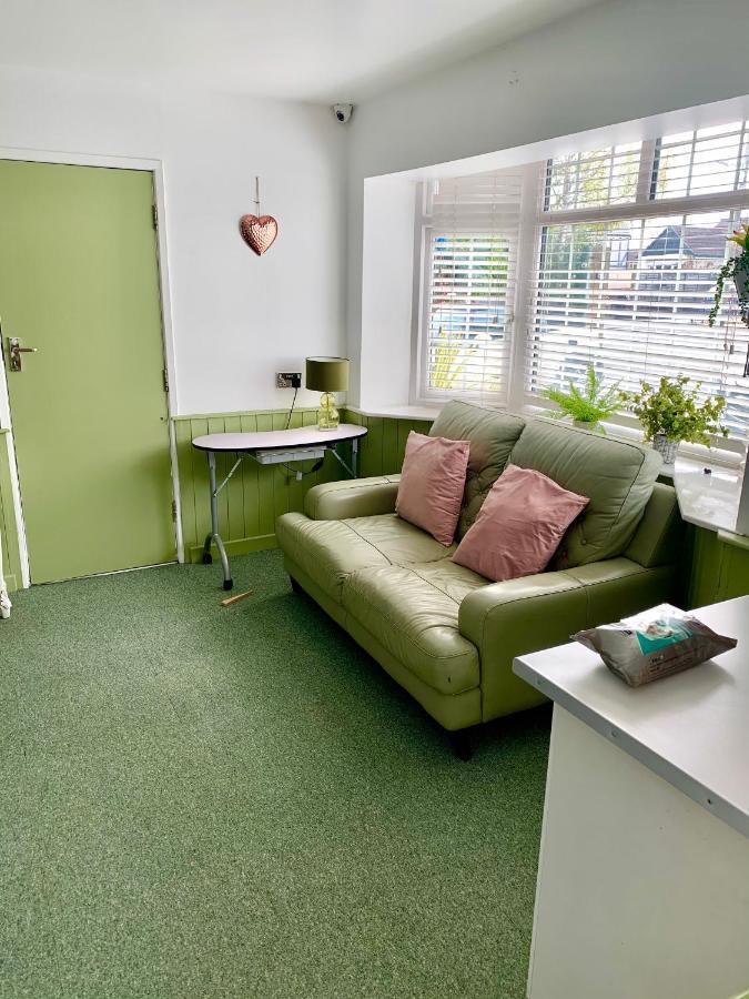 Barrs Court Beds Bed & Breakfast Warmley Dış mekan fotoğraf