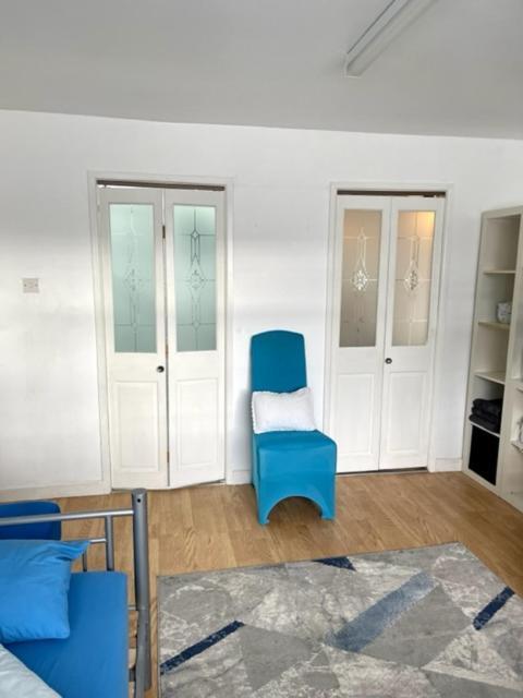 Barrs Court Beds Bed & Breakfast Warmley Dış mekan fotoğraf